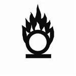 L’image d’une flamme noire avec, à sa base, cinq petites flammes blanches. Cette image repose sur le contour de la moitié supérieure d’un anneau noir au centre blanc, le bas de l’anneau reposant sur une ligne noire horizontale de la même largeur que le diamètre de l’anneau. Ce symbole sert à avertir de la présence d’un danger comburant